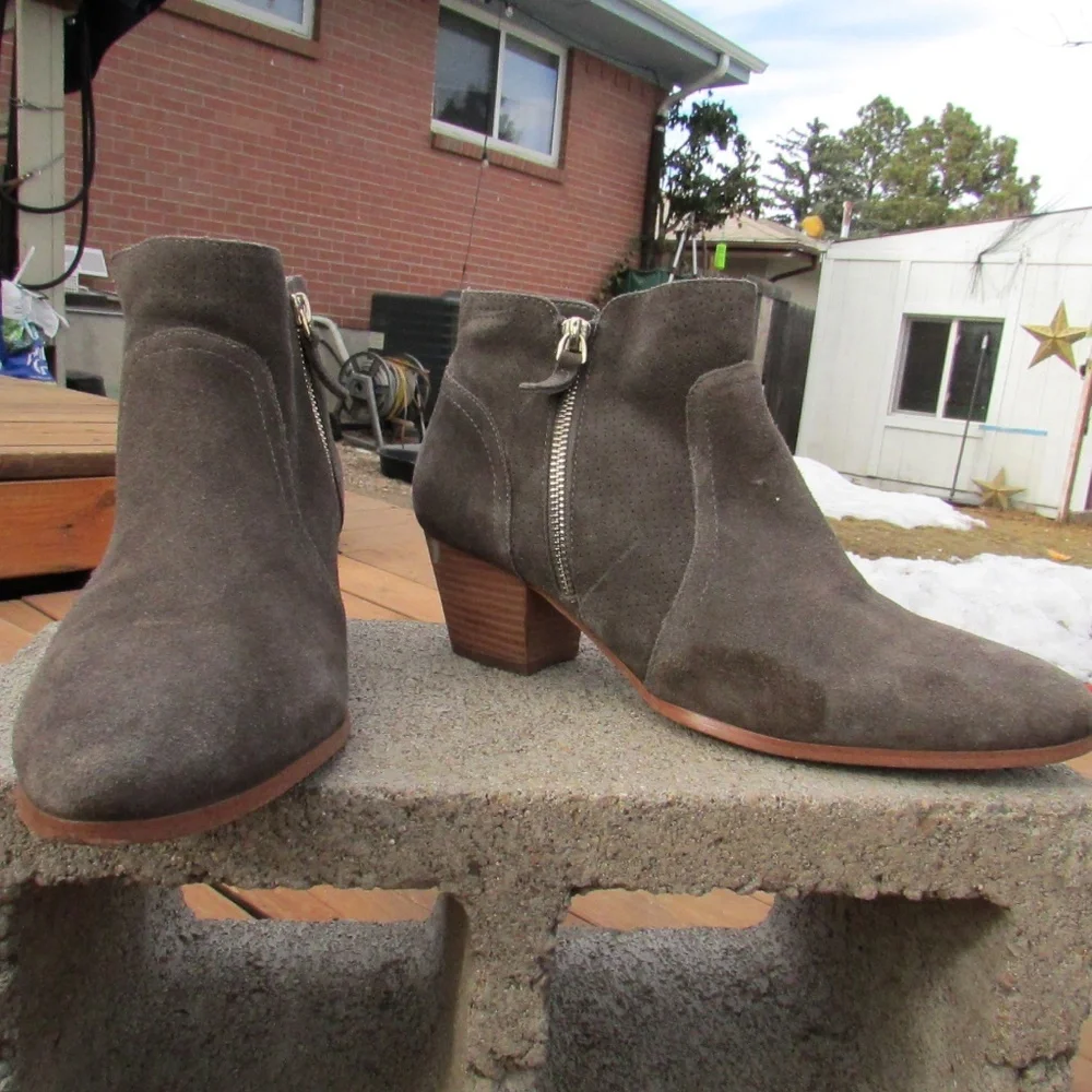 Carley Suede Booties from the brand Violet & Red
